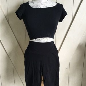 💄Macy’s Black Crop Top💄